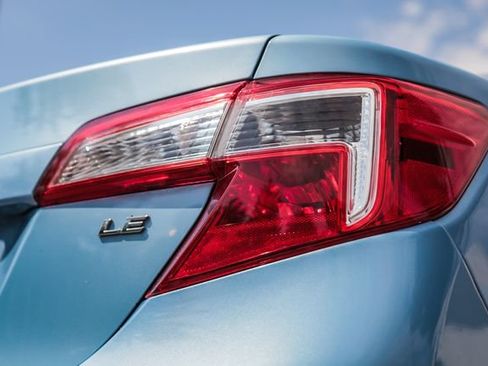 Used 2012 Toyota Camry LE FWD image 18