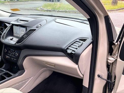 Used 2018 Ford Escape SE w/ SE Sync 3 Package FWD image 18