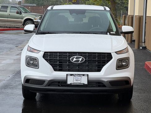 New 2026 Hyundai Venue SE image 3