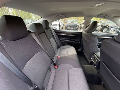 Used 2025 Toyota Camry LE image 27