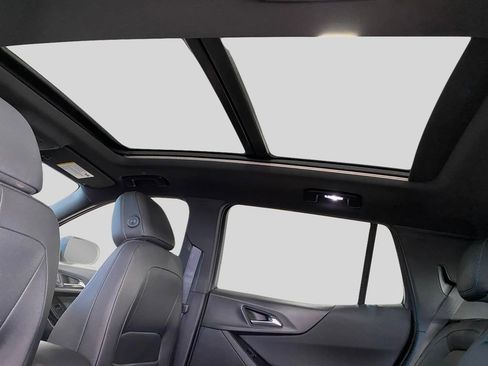 New 2026 Chevrolet Equinox LT w/ Convenience Package II image 9