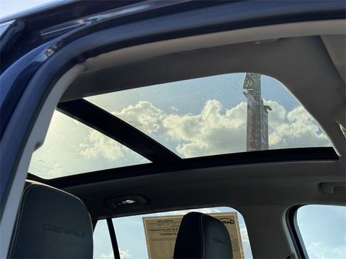 Used 2018 GMC Terrain Denali w/ Advanced Safety Package image 18