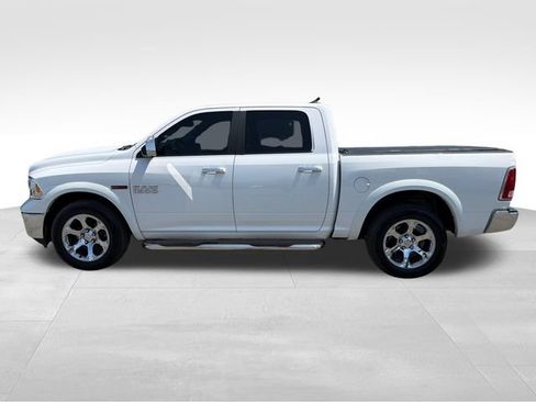 Used 2017 RAM 1500 Laramie w/ Convenience Group AWD/4WD image 4