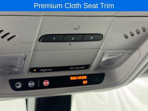 Used 2018 Chevrolet Equinox LT image 32