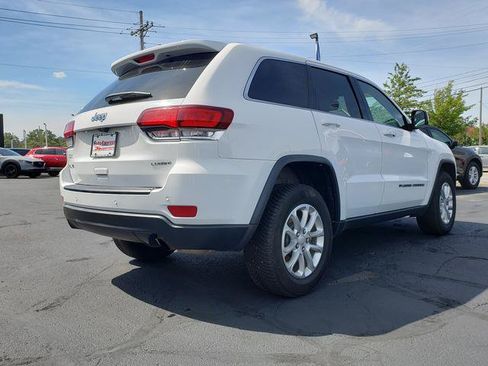 Used 2022 Jeep Grand Cherokee Laredo X AWD/4WD image 3