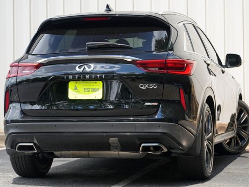 Used 2020 INFINITI QX50 Essential w/ Edition 30 Package FWD image 4