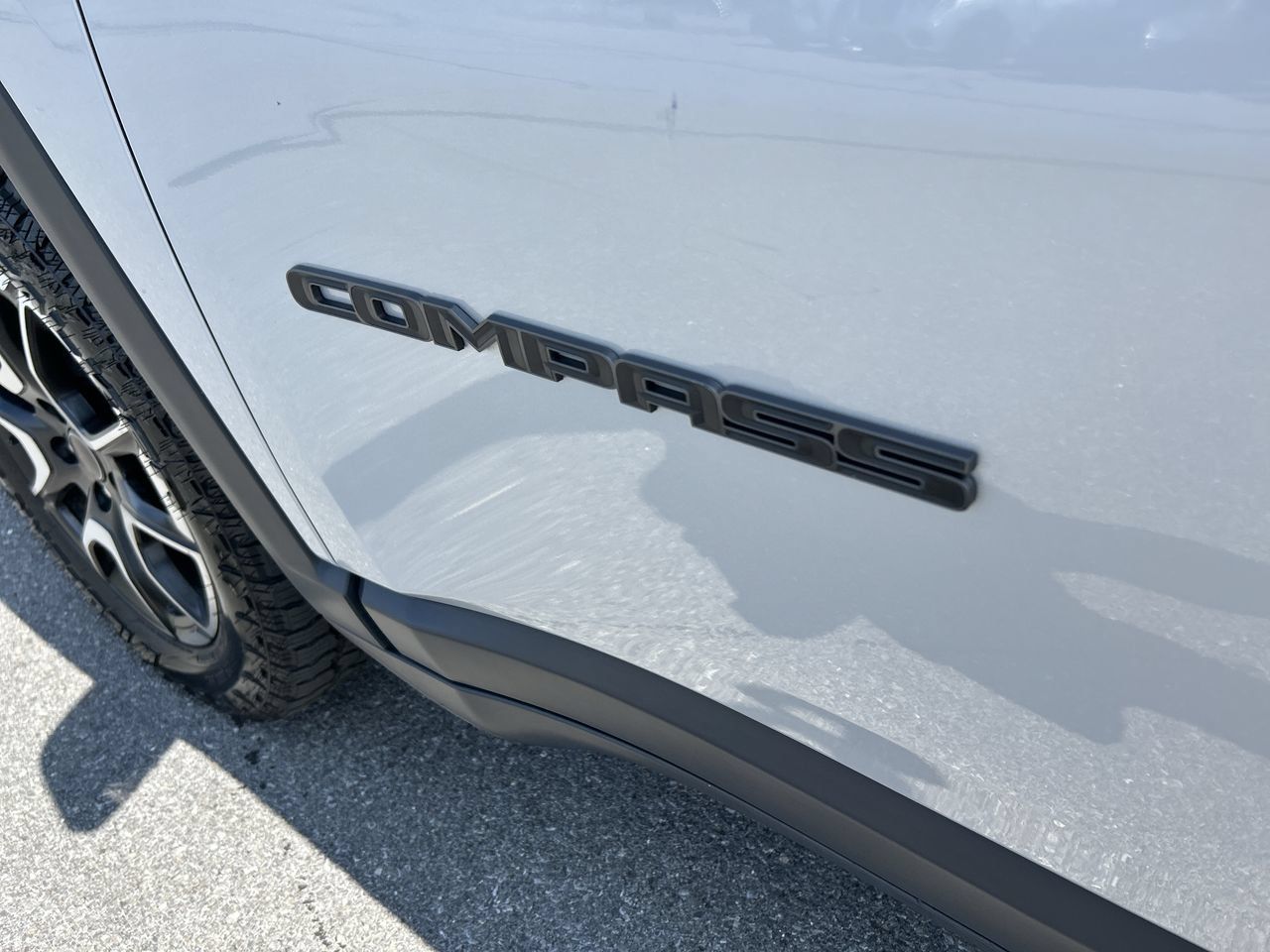 Used 2025 Jeep Compass Trailhawk AWD/4WD image 12