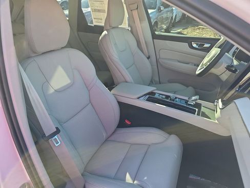 New 2026 Volvo XC60 B5 Ultra w/ Protection Package Premier image 18