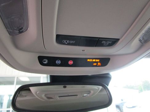 Used 2023 Buick Envision Essence AWD/4WD image 36