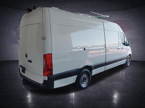 Used 2023 Mercedes-Benz Sprinter 2500 image 5