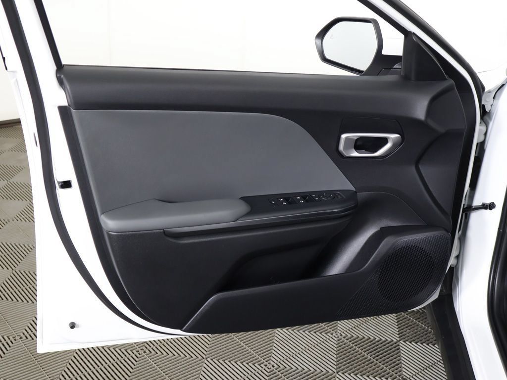 Certified 2025 Kia K4 FWD image 21