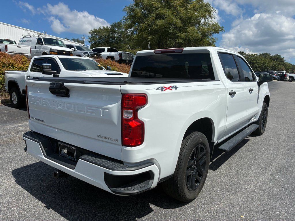 Used 2023 Chevrolet Silverado 1500 Custom AWD/4WD image 5