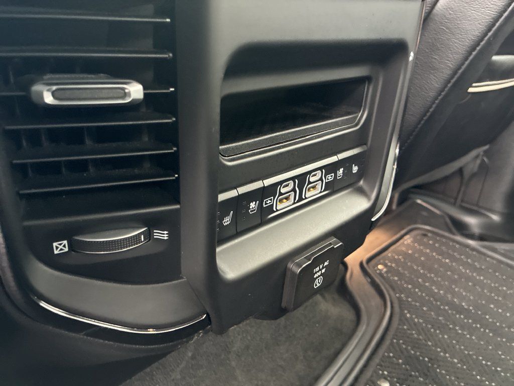 Used 2022 RAM 1500 Limited AWD/4WD image 19
