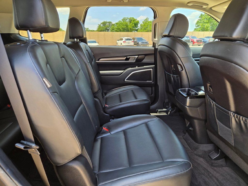 Used 2025 Kia Telluride S AWD/4WD image 26