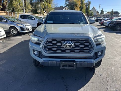 Certified 2023 Toyota Tacoma TRD Off-Road image 5