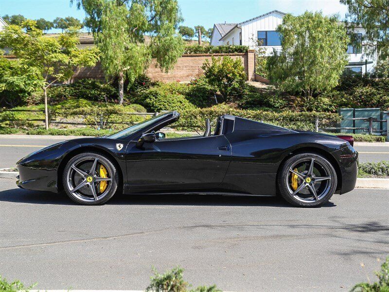 Used 2013 Ferrari 458 Spider RWD image 15