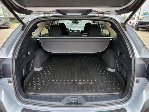 Used 2024 Subaru Outback Premium AWD/4WD image 23