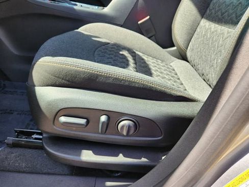Used 2024 Chevrolet Equinox LT image 10