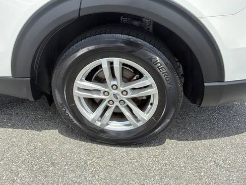 Used 2023 Ford Explorer XLT RWD image 18