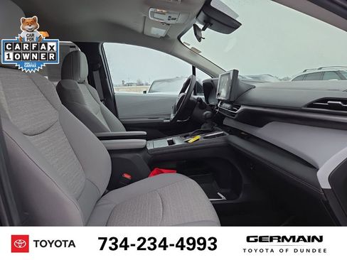 Used 2025 Toyota Sienna LE image 16