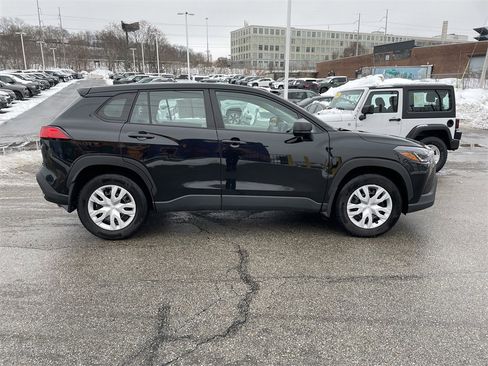 Used 2023 Toyota Corolla Cross L image 7