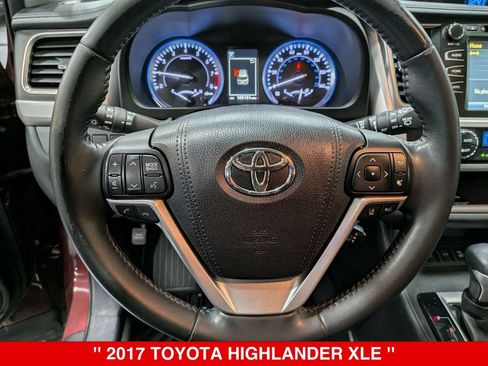 Used 2017 Toyota Highlander XLE AWD/4WD image 16