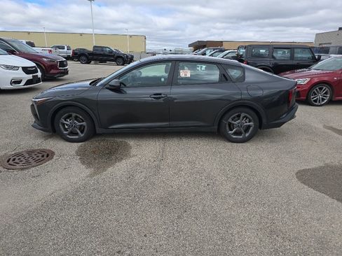 Used 2025 Kia K4 FWD image 3