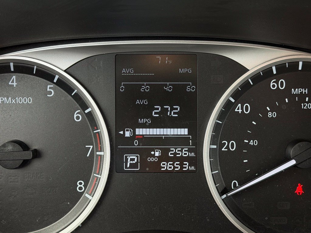 Certified 2025 Nissan Kicks Play S FWD image 32