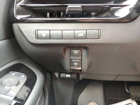 Used 2025 Nissan Murano SV AWD/4WD image 18