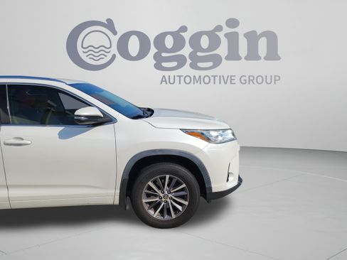 Used 2018 Toyota Highlander XLE FWD image 32