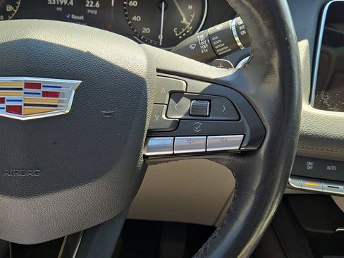 Used 2023 Cadillac XT4 Luxury w/ Cold Weather Package FWD image 21