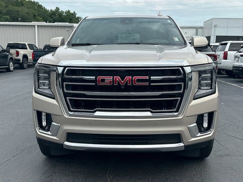 Used 2024 GMC Yukon SLT w/ SLT Luxury Package RWD image 3