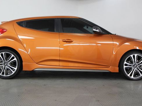 Used 2016 Hyundai Veloster Turbo FWD image 5