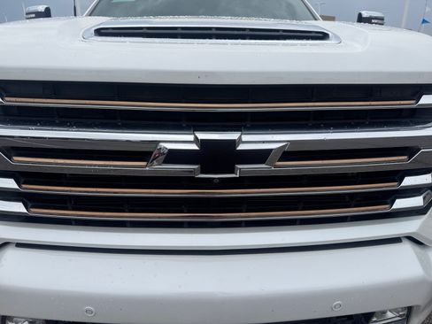 Used 2022 Chevrolet Silverado 2500 High Country AWD/4WD image 23