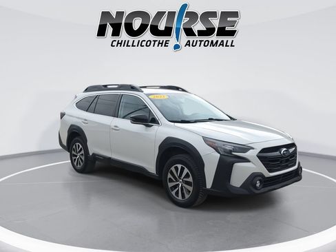 Used 2023 Subaru Outback Premium AWD/4WD image 2