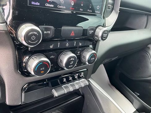 Used 2021 RAM 1500 Big Horn AWD/4WD image 24