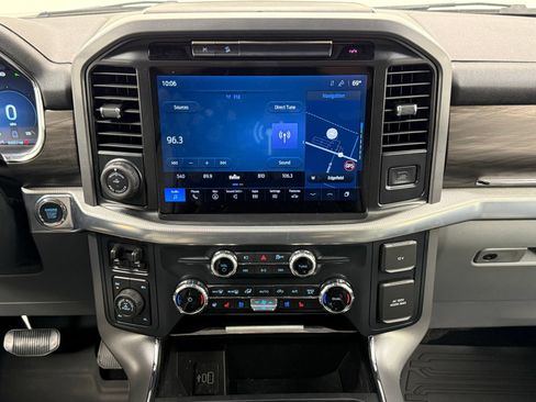 Used 2025 Ford F150 Lariat w/ Equipment Group 501A Mid AWD/4WD image 29