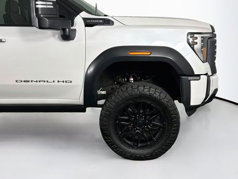 Used 2024 GMC Sierra 2500 Denali Ultimate AWD/4WD image 42