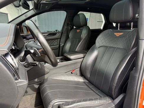 Used 2017 Bentley Bentayga image 6