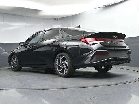Used 2025 Hyundai Elantra Sport FWD image 26