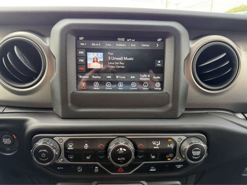 Used 2021 Jeep Gladiator Sport image 17