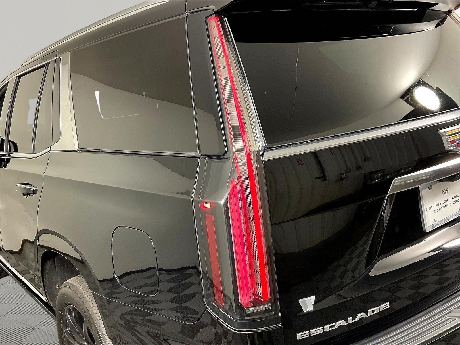 Used 2025 Cadillac Escalade Premium Luxury w/ LPO, Floor Liner Package AWD/4WD image 23
