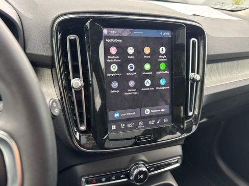 Certified 2024 Volvo XC40 B5 Ultimate w/ Protection Package Premier AWD/4WD image 18