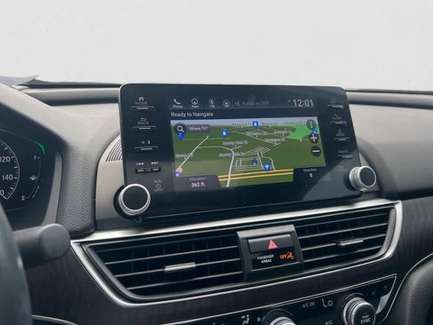 Used 2022 Honda Accord Touring image 11