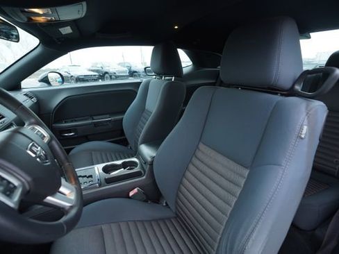 Used 2012 Dodge Challenger SXT image 26