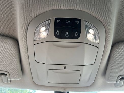 Used 2024 Chrysler Pacifica Touring-L FWD image 29