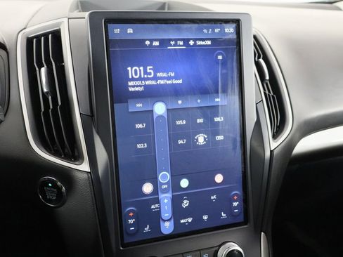 Used 2023 Ford Edge SEL image 34