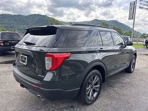 Used 2022 Ford Explorer XLT w/ Equipment Group 202A image 5