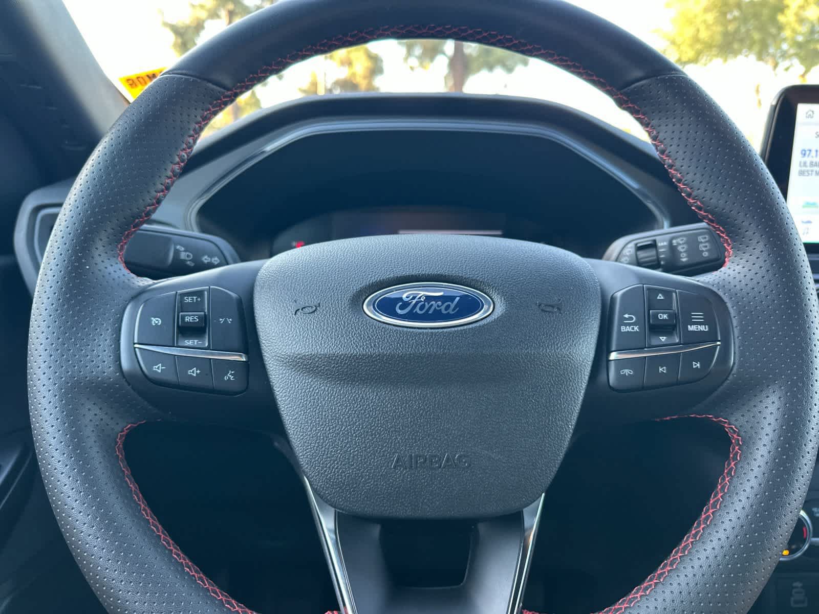 Used 2025 Ford Escape ST-Line AWD/4WD image 24