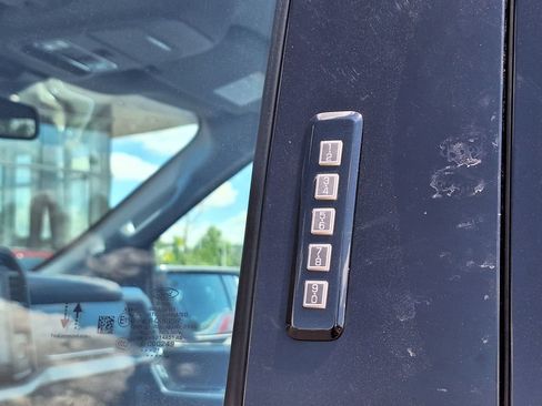 Used 2021 Ford F150 Lariat AWD/4WD image 10